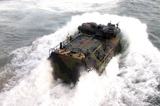 STK101991M
An amphibious assault vehicle.