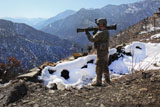 STK105397M
U.S. Army soldier prepares to fir a M136 AT4 grenade launcher.