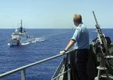 STK105682M
USCGC Thetis approaches a German combat support ship.