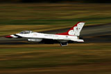 STK106477M
An F-16 Thunderbird of the U.S. Air Force flying at high speed.
