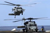 STK106782M
An MH-60S Sea Hawk approaches the amphibious assault ship USS Kearsarge.
